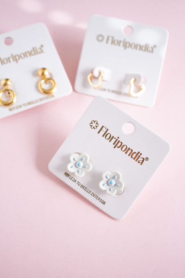 Aretes Flor Blanca